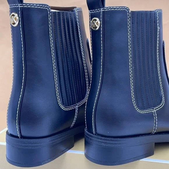 Michael Kors ELLA FLAT BOOTIE
FAUX LEATHER
49F4ELFE5L
BLACK - Picture 14 of 16